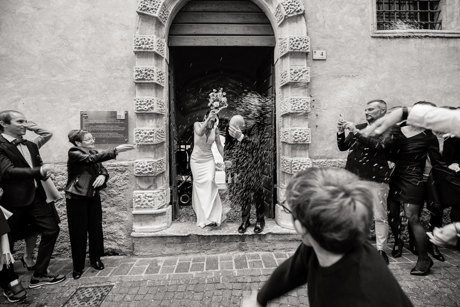 Documentary vs Traditional Wedding Photography comparison example in Italy