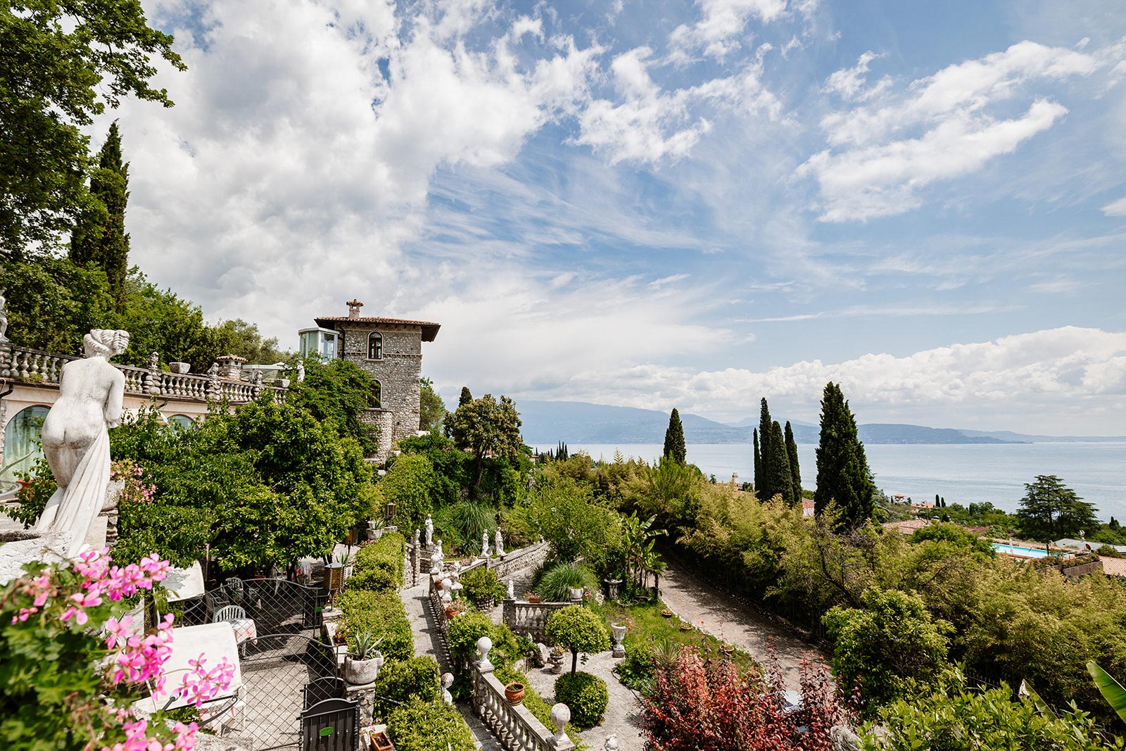 Fotografo matrimonio Gardone Riviera – giardini di Ville Montefiori con vista sul Lago di Garda