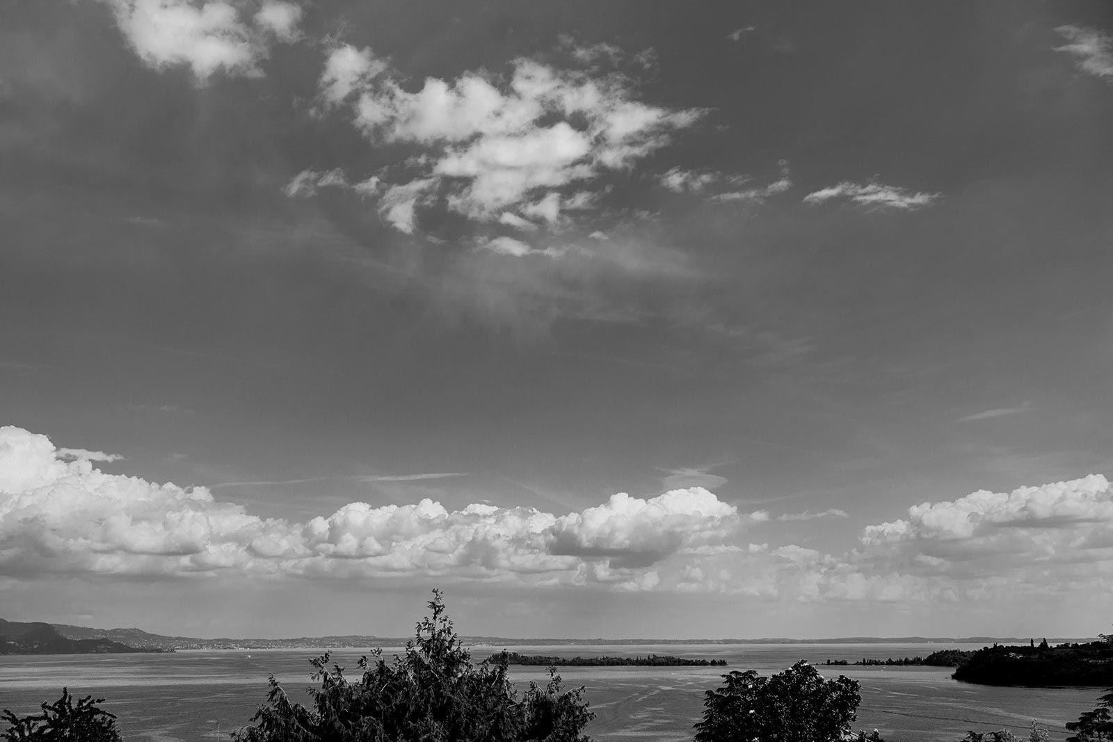 Fotografo matrimonio Gardone Riviera – panorama del Lago di Garda dal Vittoriale degli Italiani